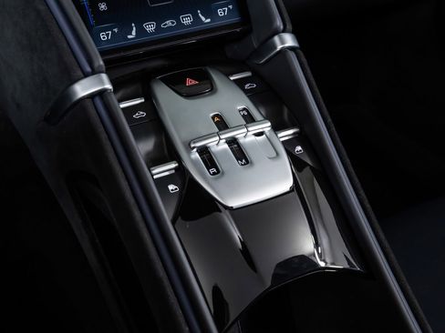 Used 2025 Ferrari Roma Spider image 38