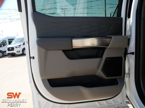 Certified 2026 Ford F350 Platinum w/ Platinum Plus Package image 16