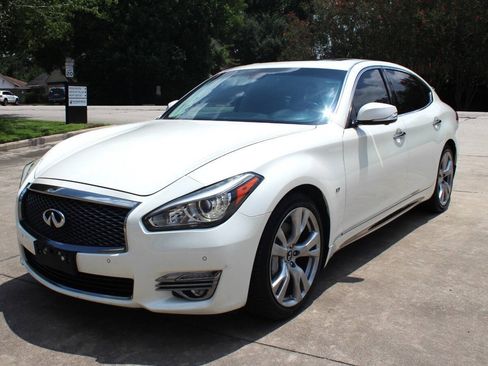 Used 2018 INFINITI Q70 L 3.7 RWD image 4