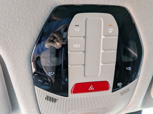 New 2025 Kia K4 FWD image 20