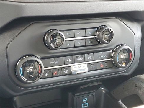 New 2025 Ford Bronco Badlands image 22