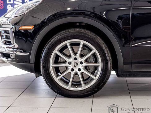 Used 2019 Porsche Cayenne S image 9