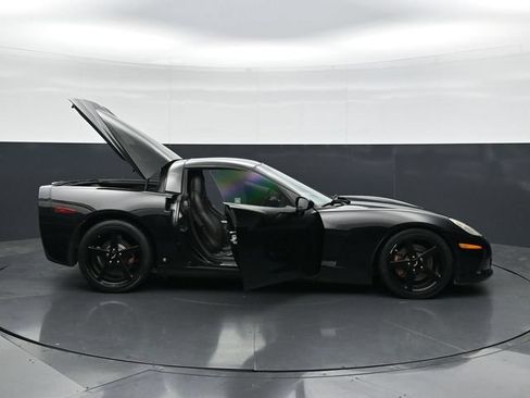 Used 2006 Chevrolet Corvette Coupe RWD image 45