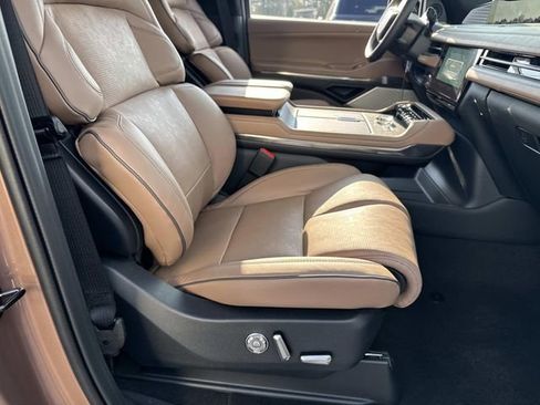 New 2026 Lincoln Navigator L Black Label image 9