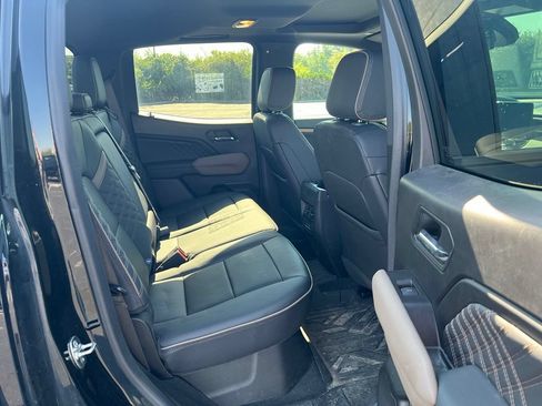 Used 2024 GMC Canyon Denali AWD/4WD image 11