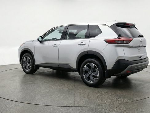 Used 2025 Nissan Rogue SV AWD/4WD image 6