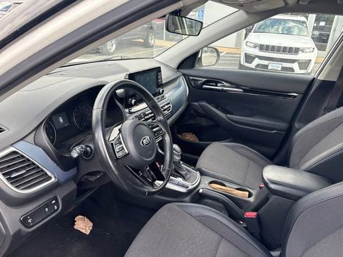 Used 2021 Kia Seltos S FWD image 13