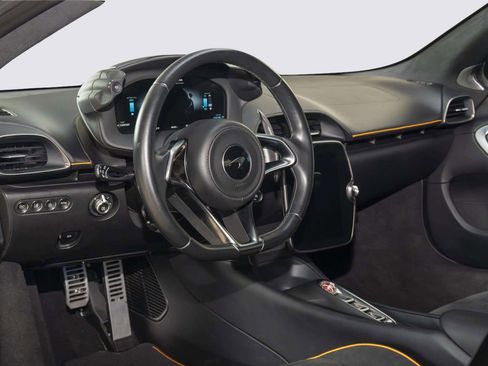 Used 2023 McLaren Artura RWD image 20