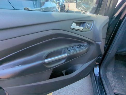 Used 2019 Ford Escape SE FWD image 8
