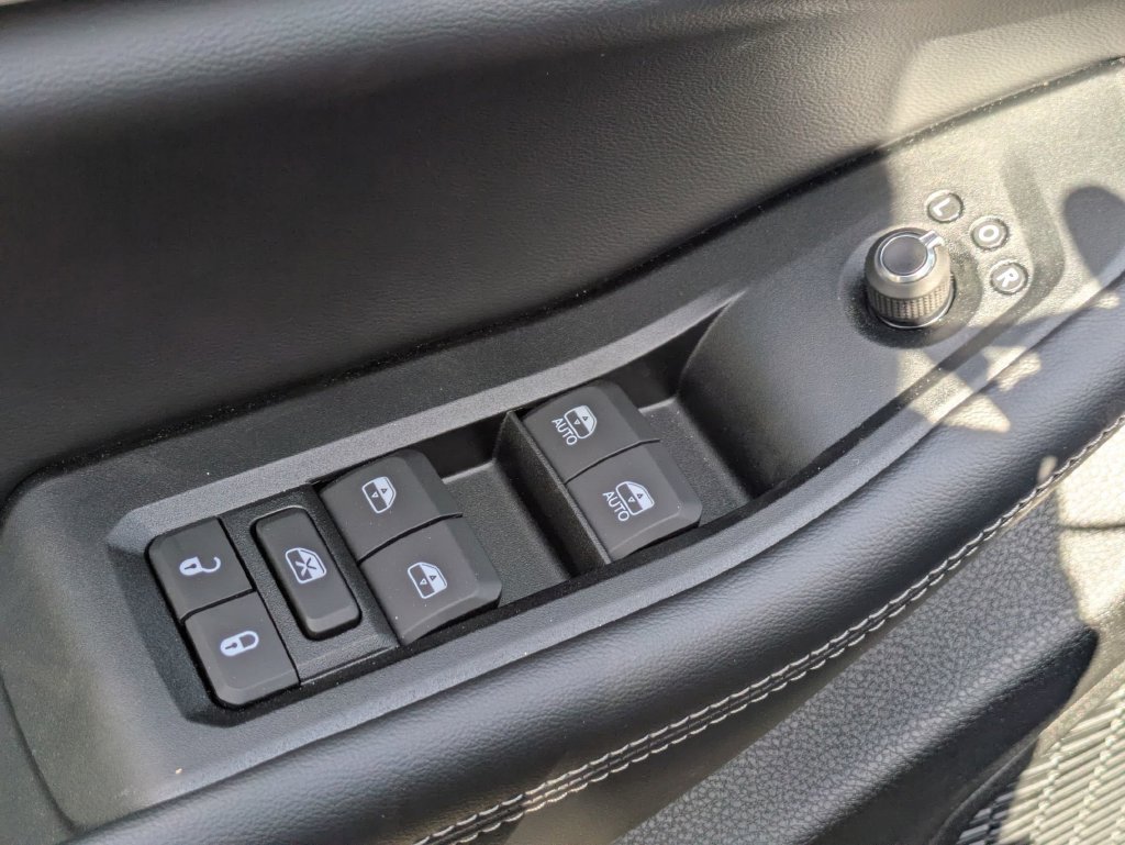 New 2026 Jeep Grand Cherokee Altitude AWD/4WD image 11