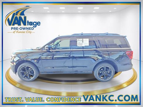 Used 2022 Ford Expedition Limited AWD/4WD image 10