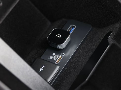 Used 2023 Jaguar F-TYPE R image 35