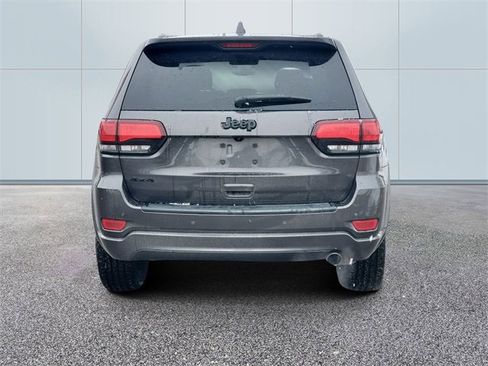 Used 2019 Jeep Grand Cherokee Altitude image 5