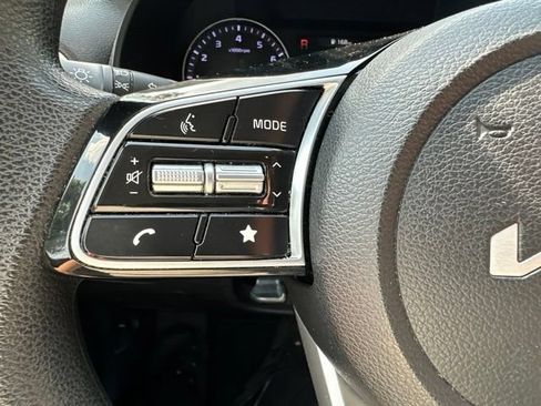 Used 2024 Kia Forte LXS FWD image 17