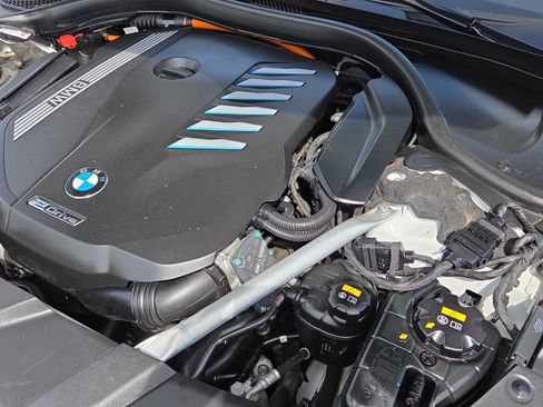 Used 2020 BMW 745e xDrive image 34