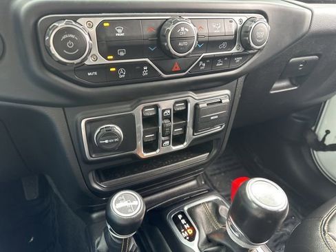 Certified 2023 Jeep Gladiator Overland image 49