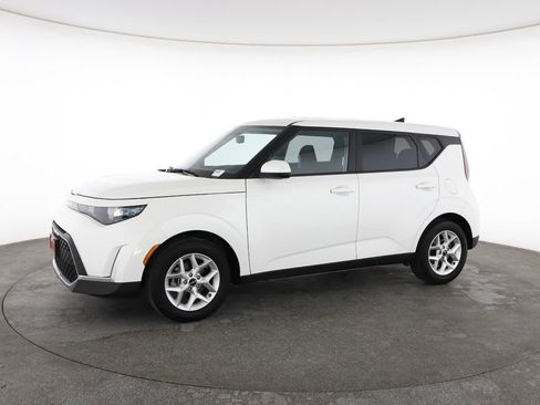 Used 2025 Kia Soul LX w/ LX Technology Package image 6