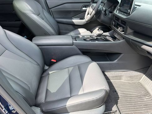 Used 2026 Nissan Rogue Dark Armor FWD image 11