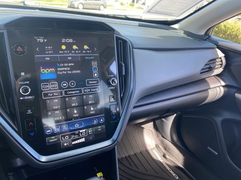 Used 2024 Subaru Crosstrek 2.5i Limited w/ Crosstrek Mirror Package image 13