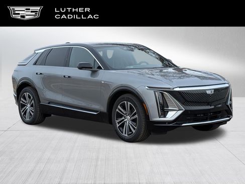 Used 2026 Cadillac Lyriq Luxury w/ LPO, Floor Liner Package AWD/4WD image 1