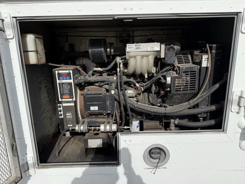 Used 2009 GMC Savana 3500 image 16