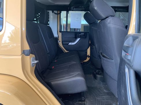 Used 2013 Jeep Wrangler Unlimited Sahara w/ Connectivity Group AWD/4WD image 10