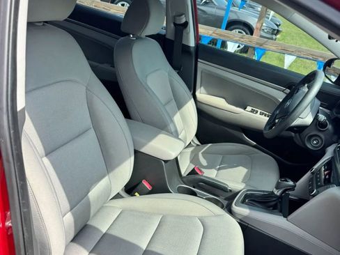 Used 2017 Hyundai Elantra SE FWD image 17
