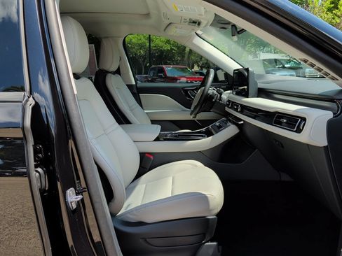 Used 2025 Lincoln Aviator AWD w/ Jet Appearance Package image 37