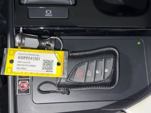 Used 2024 Lexus ES 350 F Sport w/ Accessory Package (Z2) image 36