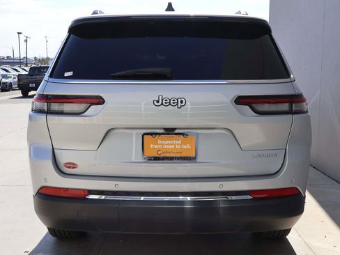 Used 2024 Jeep Grand Cherokee L Laredo RWD image 4