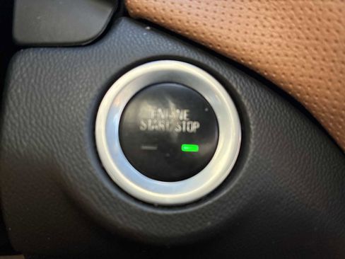 Certified 2018 Chevrolet Equinox Premier image 17