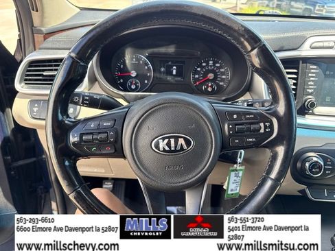 Used 2017 Kia Sorento FWD w/ LX Convenience Package image 13