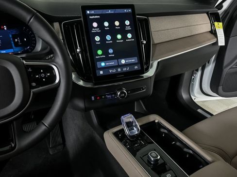 New 2026 Volvo XC90 B6 Plus w/ Protection Package Premier image 13