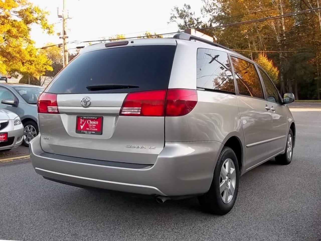 Used 2004 Toyota Sienna LE w/ LE Pkg 7 FWD image 3