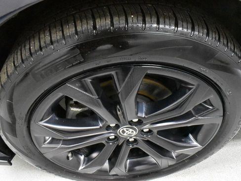 Used 2022 Toyota Sienna XSE image 9