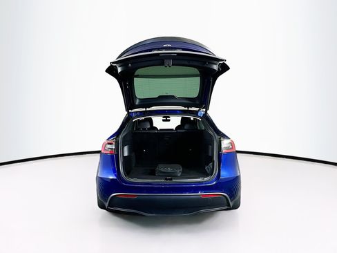 Used 2021 Tesla Model Y Long Range AWD/4WD image 28