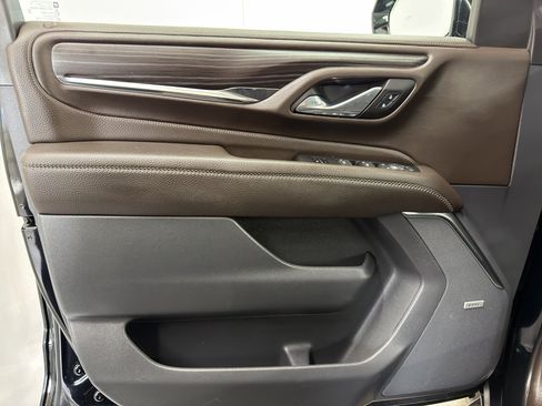 Used 2024 GMC Yukon XL Denali w/ Advanced Technology Package AWD/4WD image 15