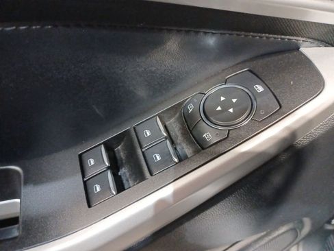 Used 2020 Ford Explorer XLT w/ Comfort Package image 15