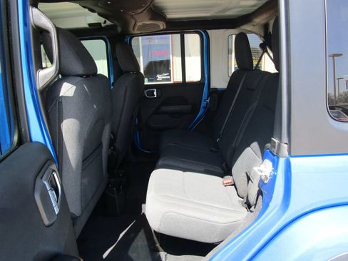 Used 2024 Jeep Wrangler Unlimited Sahara AWD/4WD image 13