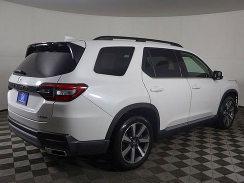 Used 2025 Honda Pilot Elite image 14