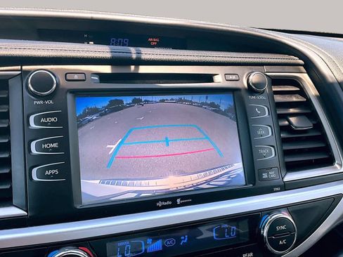 Used 2015 Toyota Highlander XLE AWD/4WD image 26