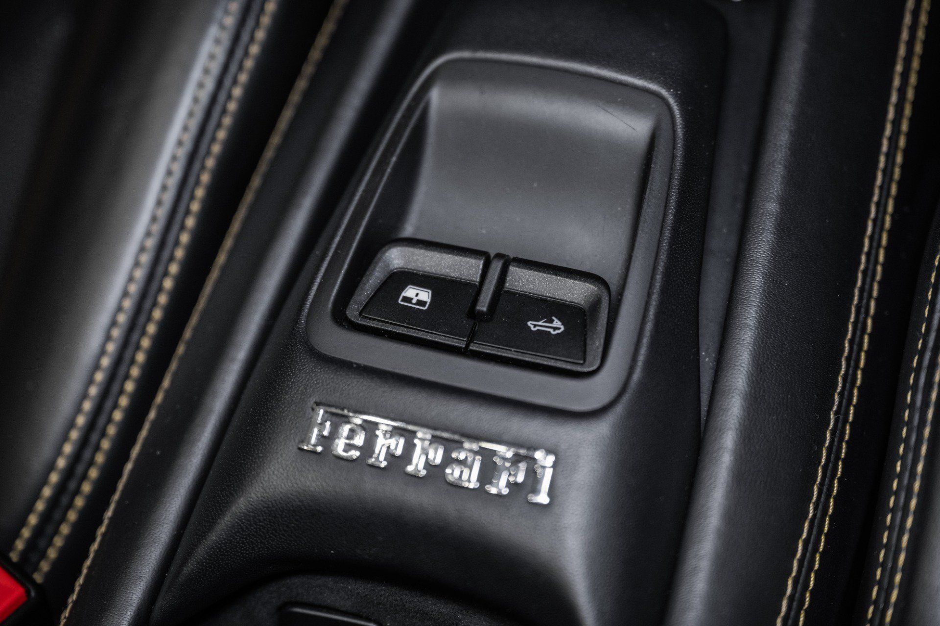 Used 2023 Ferrari F8 Tributo RWD image 40