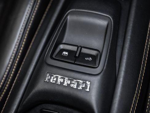 Used 2023 Ferrari F8 Tributo RWD image 40