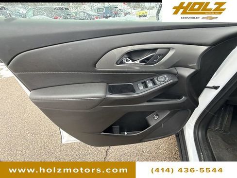 Used 2023 Chevrolet Traverse LT image 23