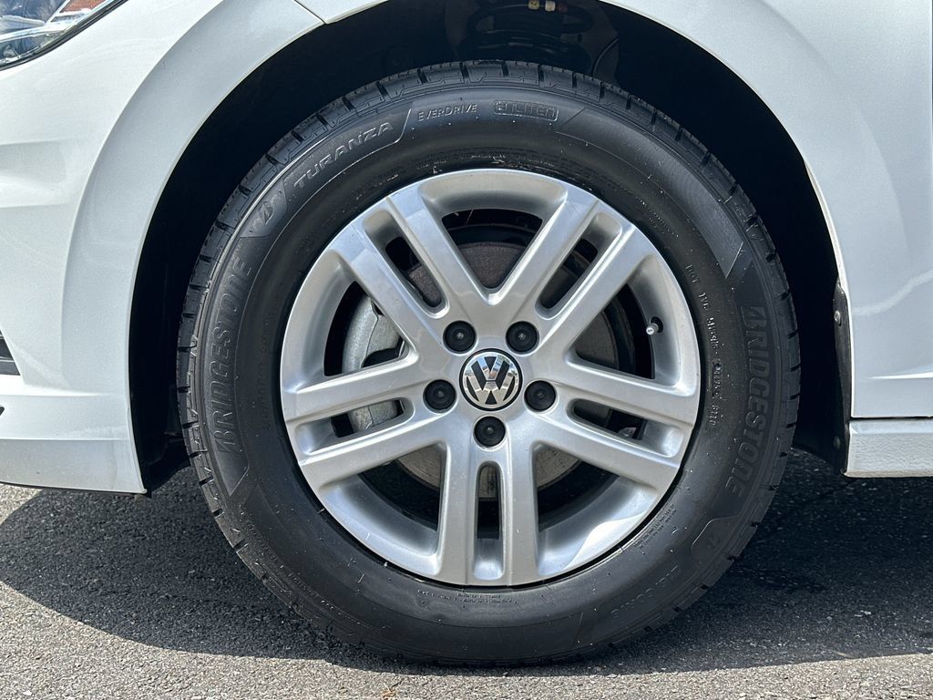 Used 2021 Volkswagen Jetta SE FWD image 16