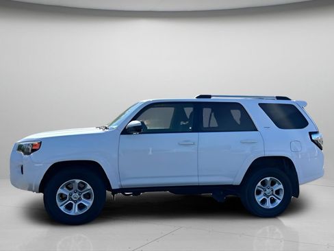 Used 2023 Toyota 4Runner SR5 AWD/4WD image 8