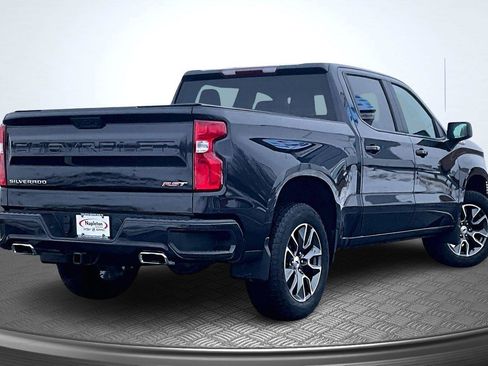 Used 2022 Chevrolet Silverado 1500 RST image 2