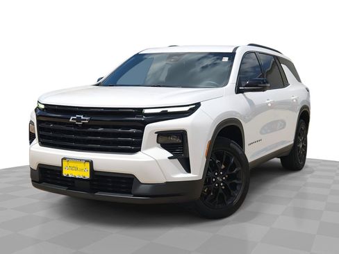 Used 2025 Chevrolet Traverse LT w/ Midnight/Sport Edition FWD image 1