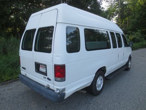 Used 2009 Ford E-250 and Econoline 250 Extended RWD image 4