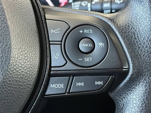 Used 2024 Toyota RAV4 XLE FWD image 38